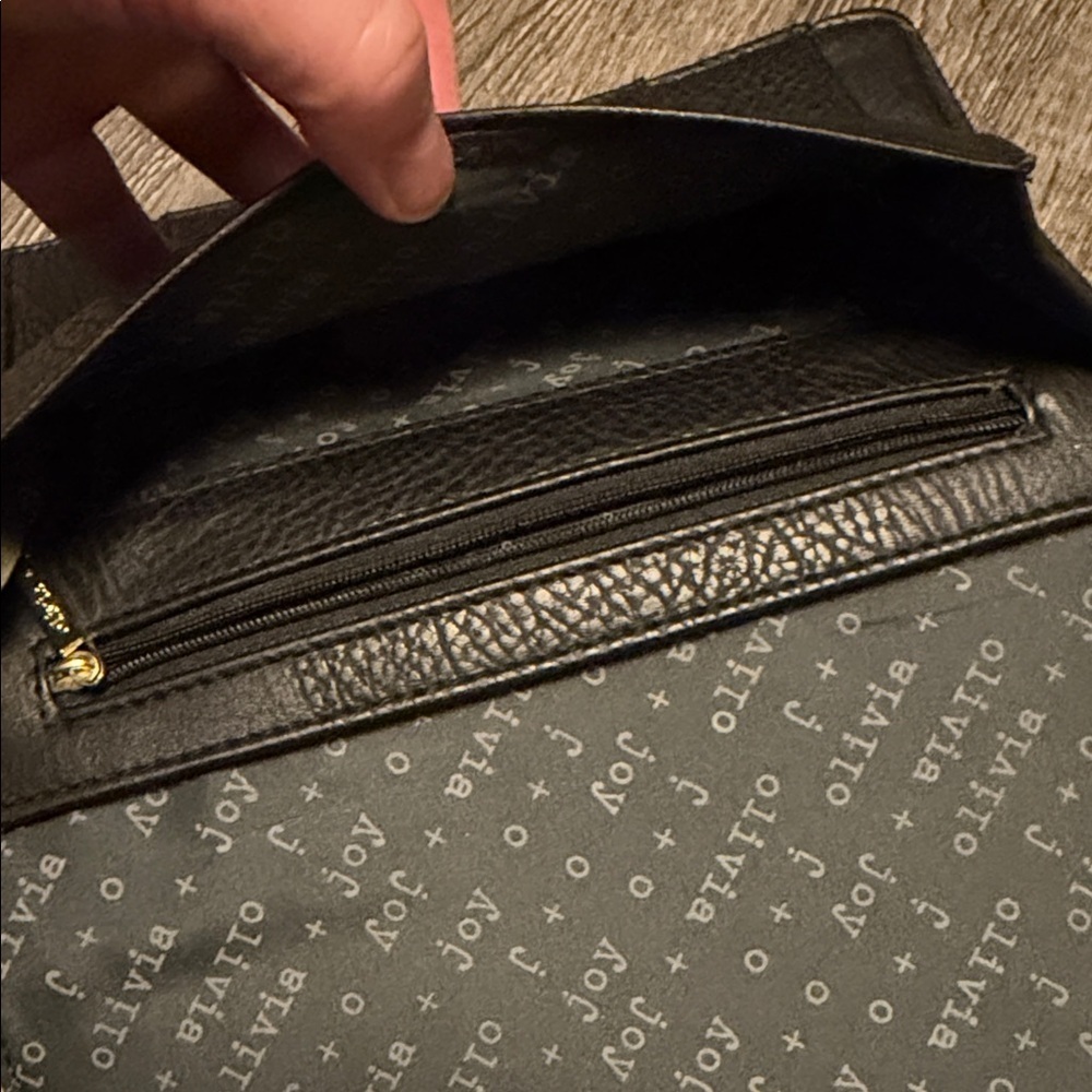 Elegant Black Leather Clutch - Picture 4 of 5